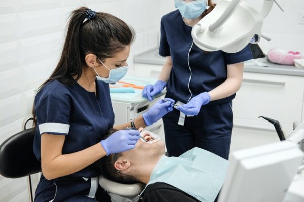 Beauty Dentist Vs Common Dentist